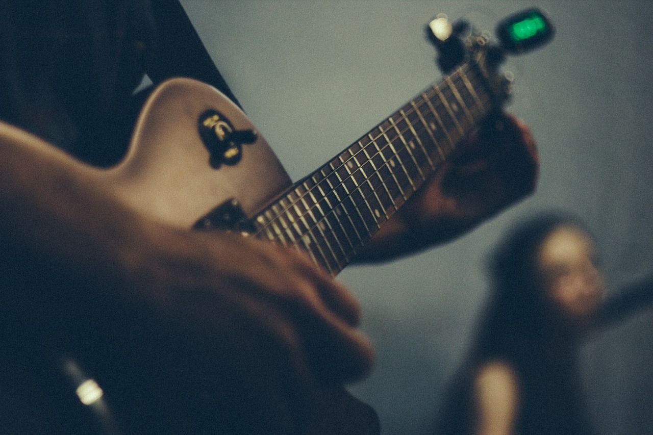 Guitar tuner